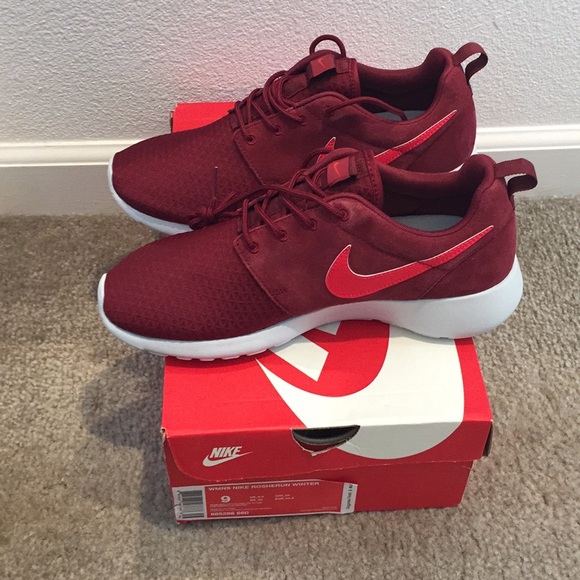 Nike Shoes - Women’s Nike Rosherun Winter Shoes